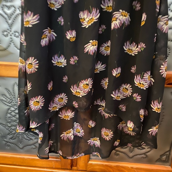 2/$10- O’Neill- Scoop Neck High Low NEEDS REPAIR - Picture 3 of 13